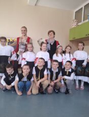 Осмомартовска приредба предшколаца