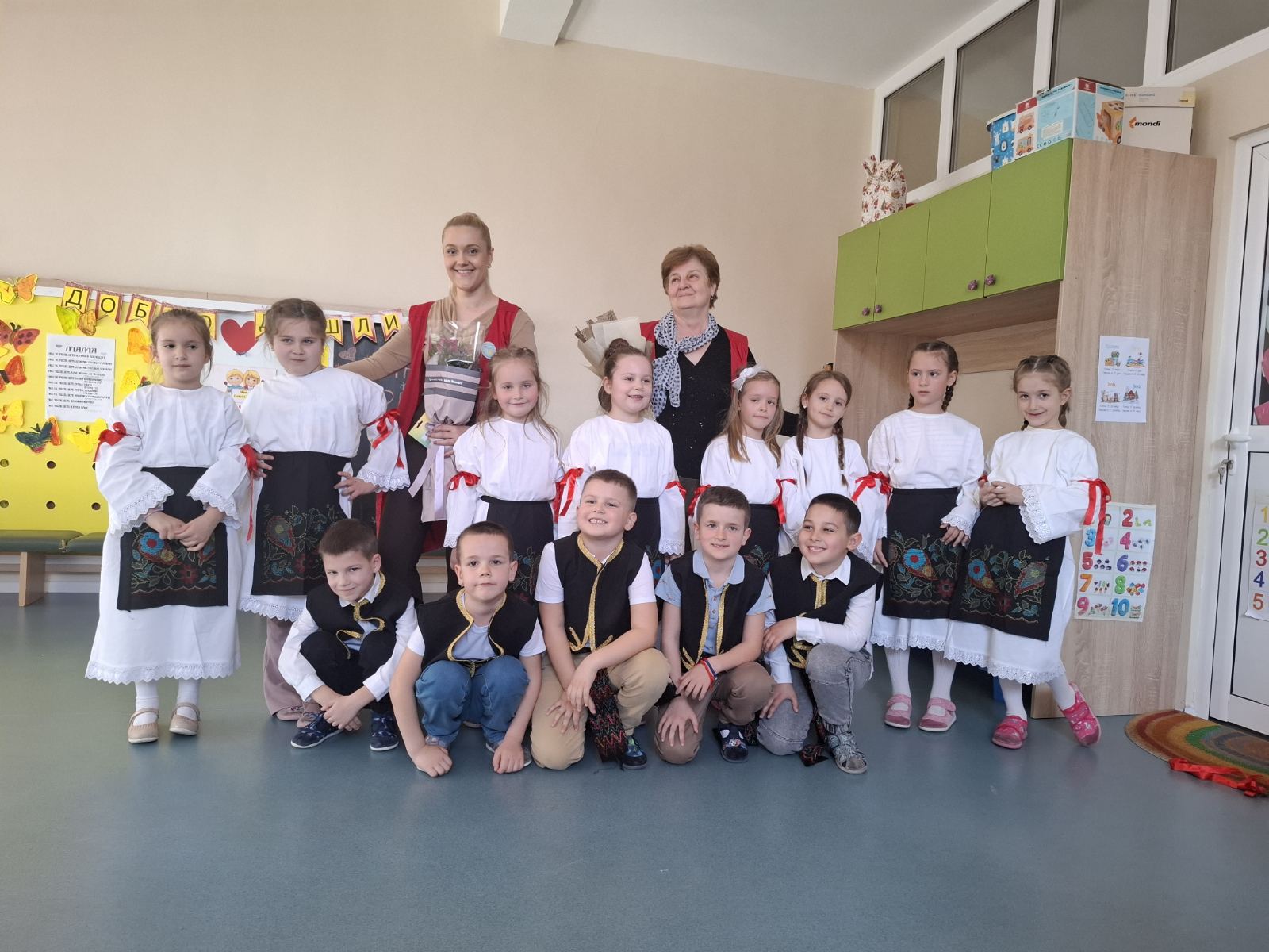 Осмомартовска приредба предшколаца